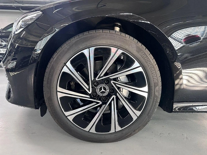 Mercedes-Benz E-Класс Черный Non metallic фото 10