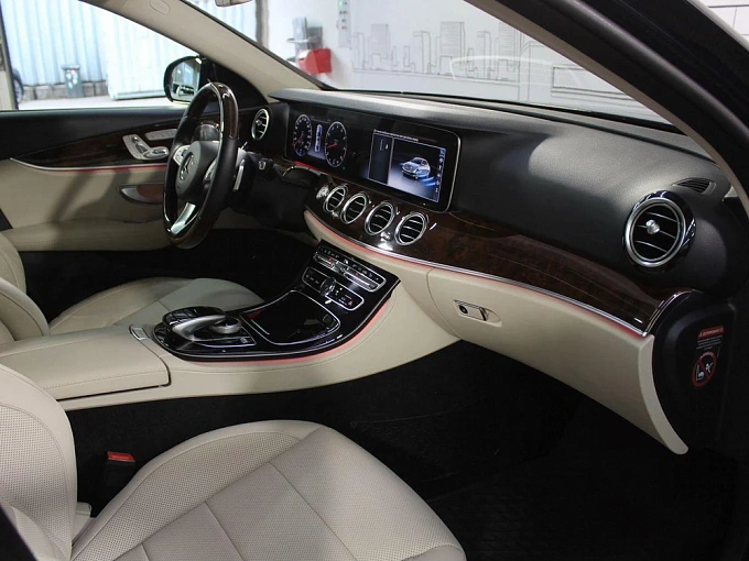 Mercedes-Benz E-Класс 2017 400 3.0 AT 4Matic (333 л.с.) фото 11