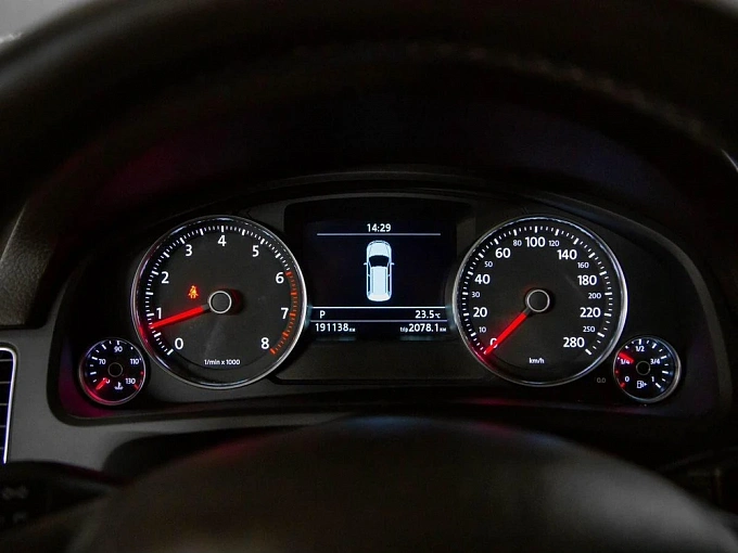 Volkswagen Touareg 2011 3.6 AT 4WD (249 л.с.) фото 8