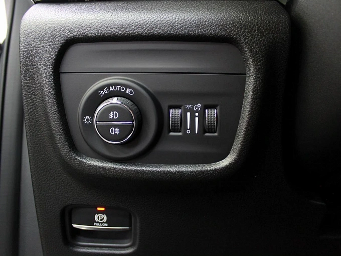 Jeep Grand Cherokee 2023 2.0 AT 4WD (272 л.с.) фото 29