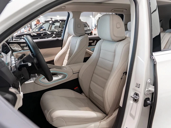 Mercedes-Benz GLS Белый Non metallic фото 8