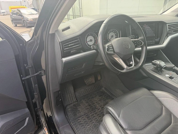 Volkswagen Touareg 2021 3.0d AT 4WD (249 л.с.) фото 2