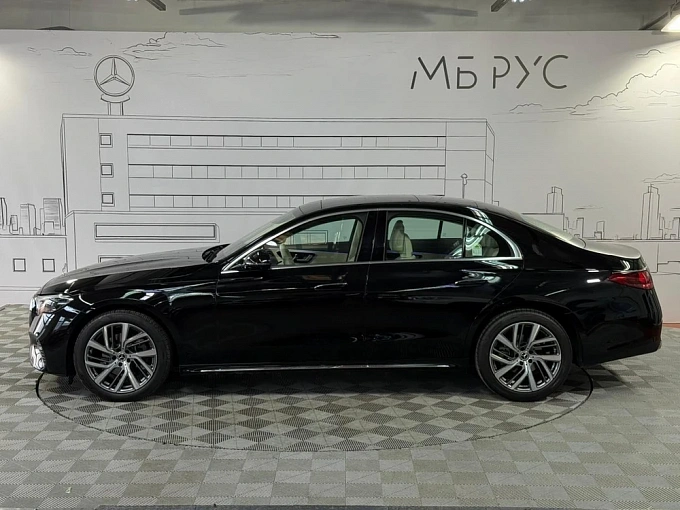 Mercedes-Benz E-Класс Черный Non metallic фото 3