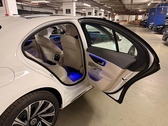Mercedes-Benz E-Класс Белый Non metallic фото 22