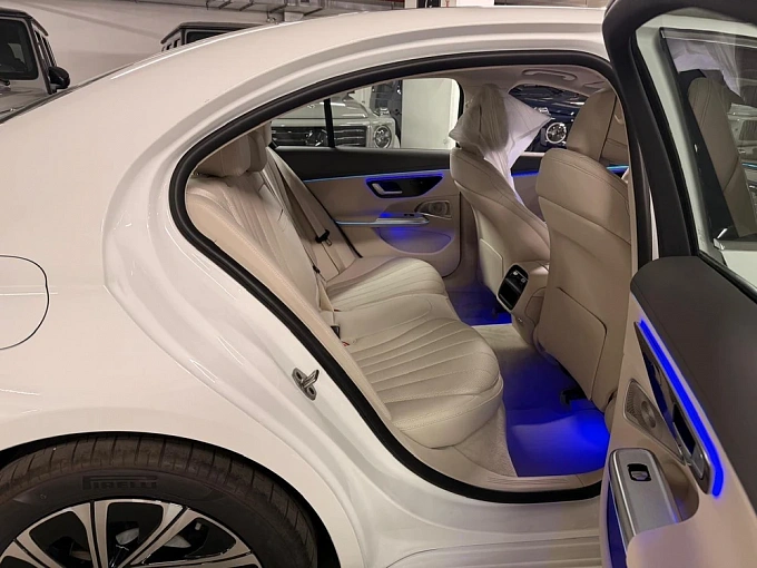 Mercedes-Benz E-Класс Белый Non metallic фото 15