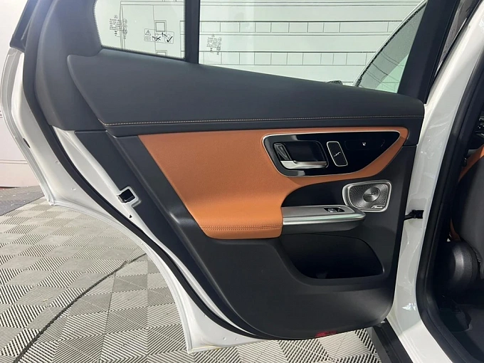 Mercedes-Benz GLC Белый Non metallic фото 21