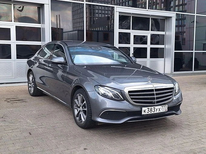 Mercedes-Benz E-Класс 2017 400 3.0 AT 4Matic (333 л.с.) фото 2