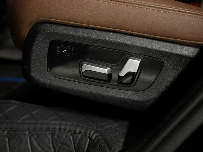 BMW X7 2020 3.0d AT 4WD (249 л.с.) фото 23