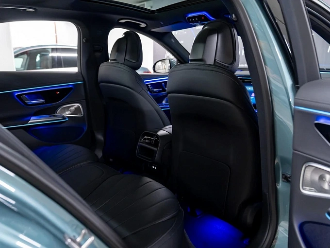 Mercedes-Benz E-Класс Зеленый Non metallic фото 9