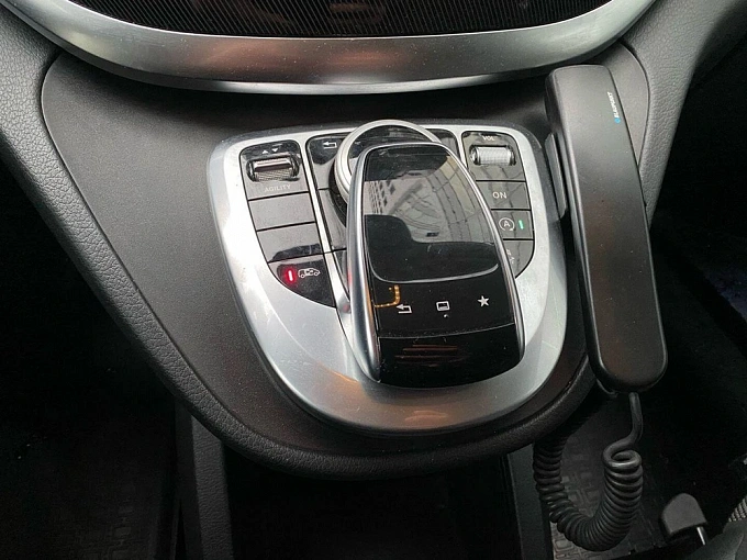 Mercedes-Benz V-Класс 2015 250 2.1d AT 4Matic Extra Long (190 л.с.) фото 12