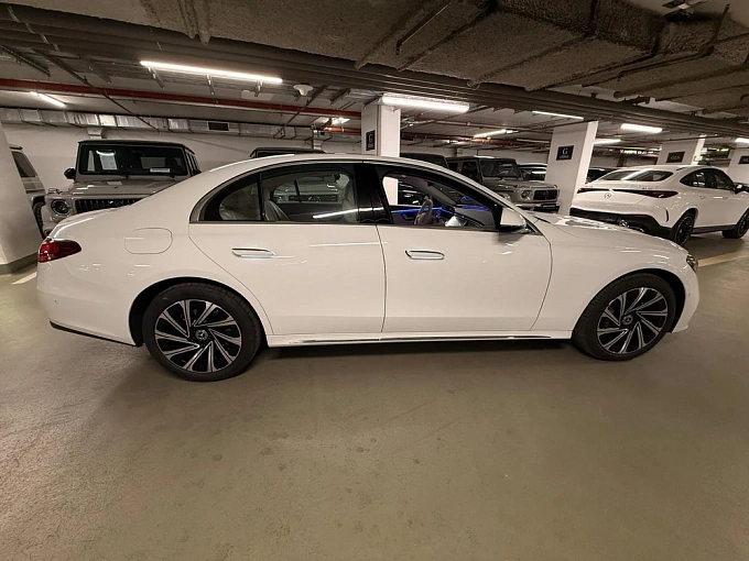 Mercedes-Benz E-Класс Белый Non metallic фото 7