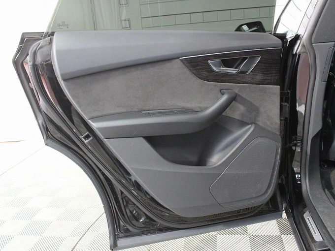 Audi Q8 2021 3.0d AT 4WD (249 л.с.) фото 26