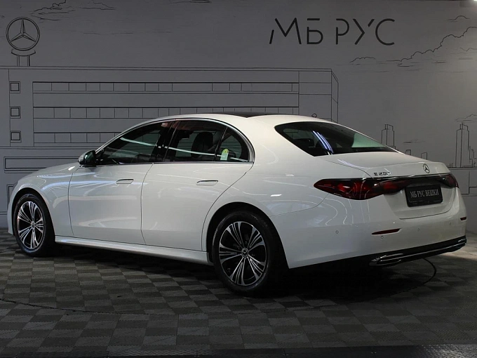 Mercedes-Benz E-Класс Белый Non metallic фото 11