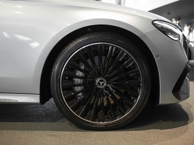 Mercedes-Benz E-Класс Серый Non metallic фото 9