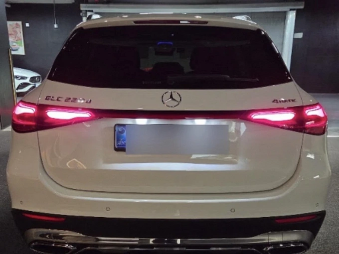 Mercedes-Benz GLC Белый Non metallic фото 4