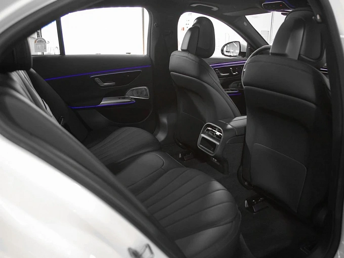 Mercedes-Benz E-Класс Белый Non metallic фото 15