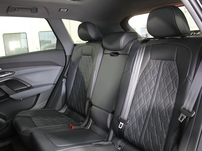 Audi Q5 Черный Non metallic фото 16