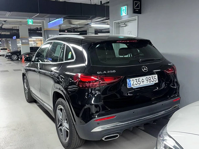Mercedes-Benz GLA Черный Non metallic фото 2