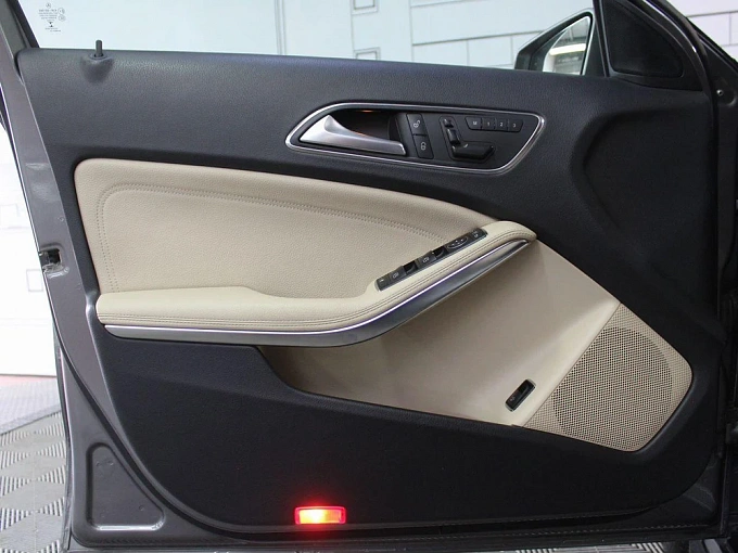 Mercedes-Benz GLA 2014 250 2.0 AMT 4Matic (211 л.с.) фото 20