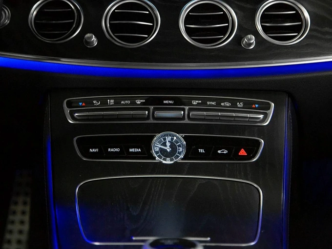 Mercedes-Benz E-Класс 2017 200 2.0 AT 4Matic (184 л.с.) фото 20