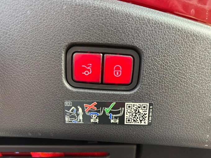 Mercedes-Benz CLE Красный Non metallic фото 21