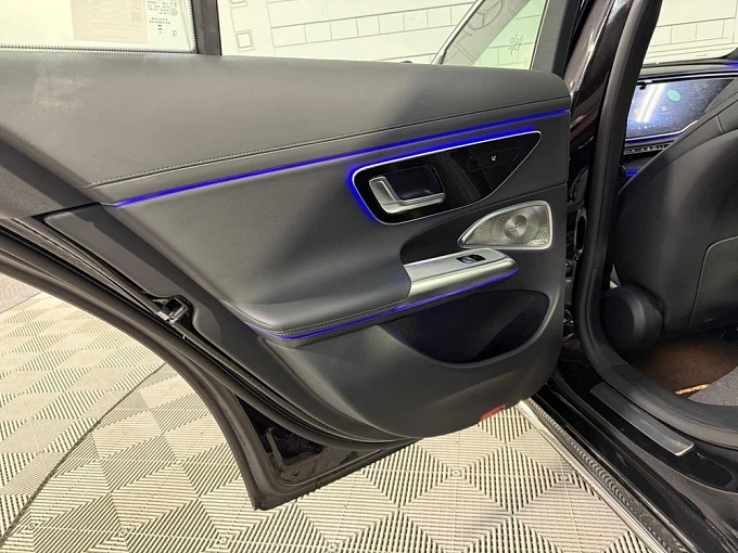 Mercedes-Benz E-Класс Черный Non metallic фото 22