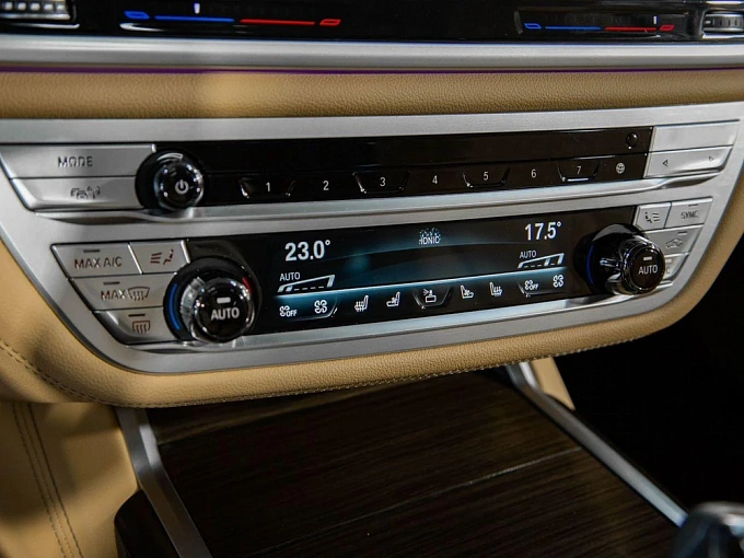 BMW 7 серии 2020 730L 3.0d AT 4WD (265 л.с.) фото 31