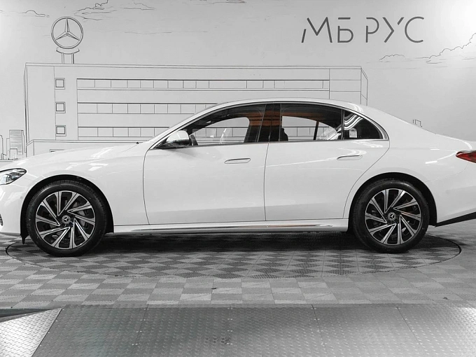 Mercedes-Benz E-Класс Белый Non metallic фото 3