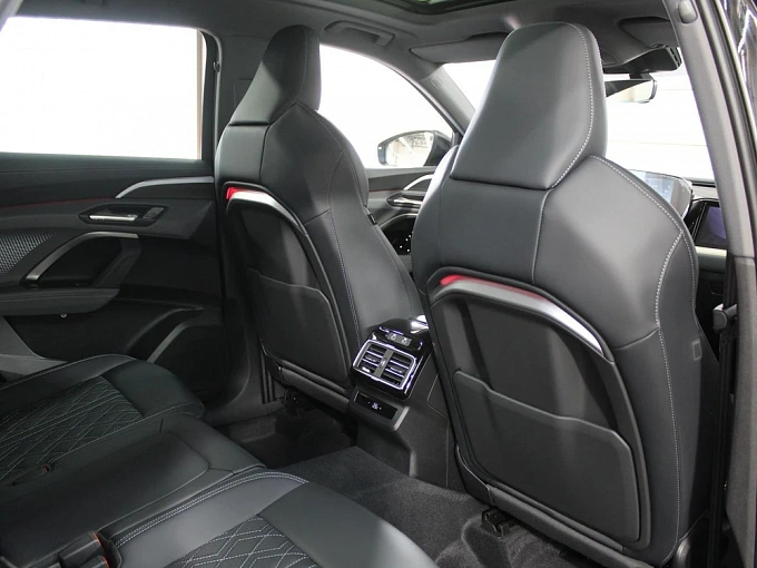 Audi Q5 Черный Non metallic фото 15