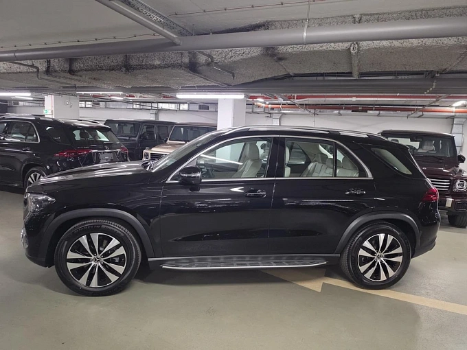 Mercedes-Benz GLE Черный Non metallic фото 3