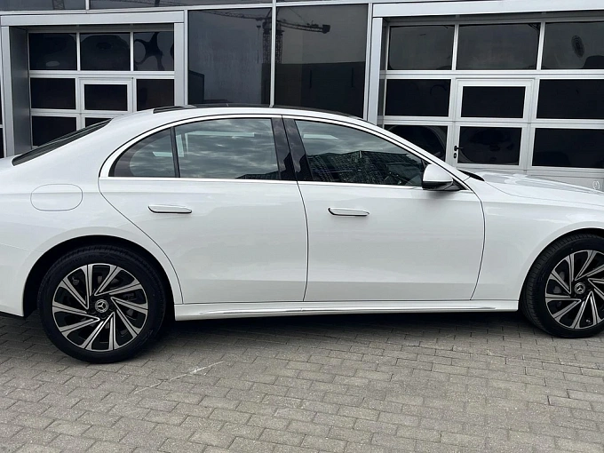 Mercedes-Benz E-Класс Белый Non metallic фото 7