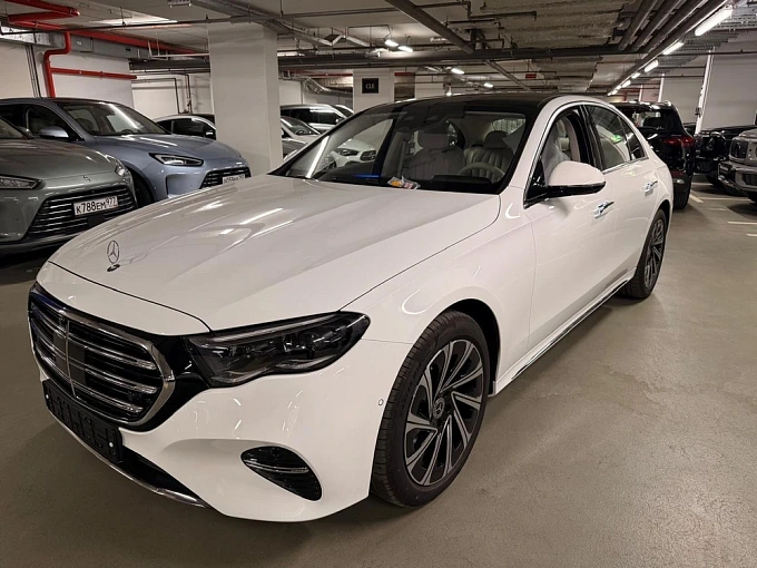 Mercedes-Benz E-Класс Белый Non metallic фото 1