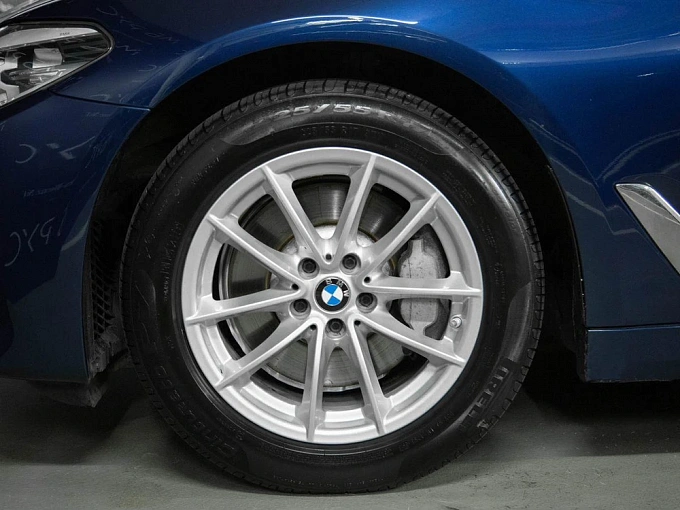 BMW 5 серии 2017 530 2.0 AT 4WD (249 л.с.) фото 13