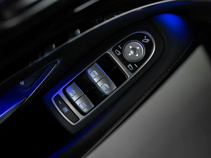 Mercedes-Benz Maybach S-Класс 2018 560 4.0 AT 4Matic (469 л.с.) фото 16