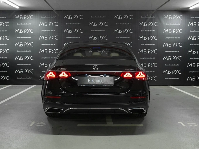 Mercedes-Benz E-Класс Черный Non metallic фото 4