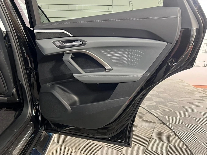 Audi Q5 Черный Non metallic фото 29