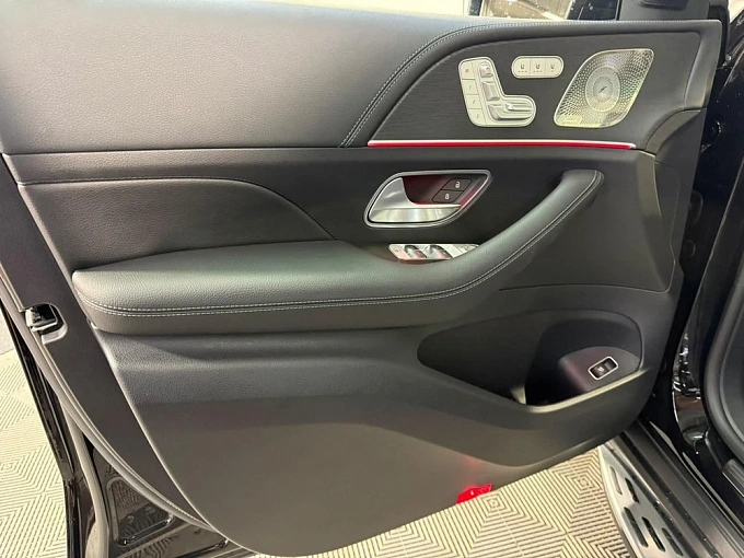 Mercedes-Benz GLS Черный Non metallic фото 25