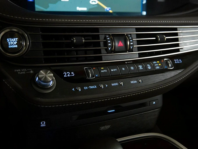 Lexus LS 2019 3.4 AT 4WD (417 л.с.) фото 24