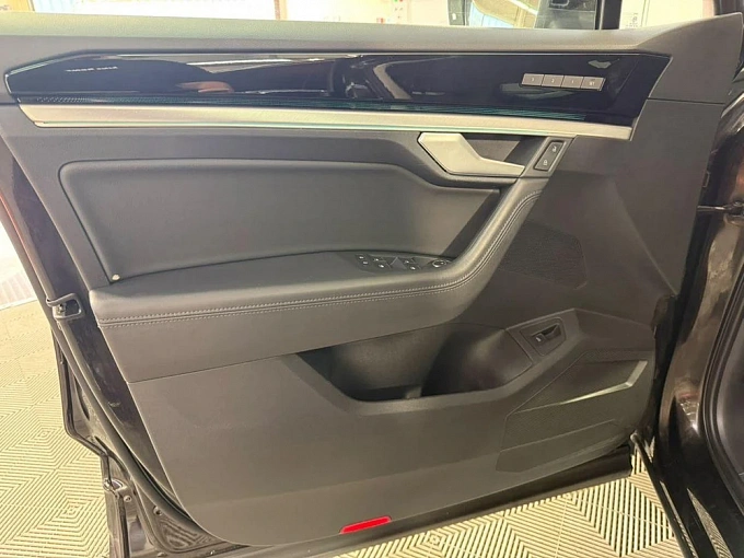Volkswagen Touareg 2018 3.0d AT 4WD (249 л.с.) фото 19