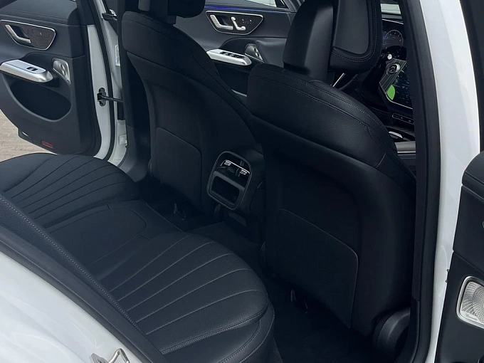 Mercedes-Benz E-Класс Белый Non metallic фото 19