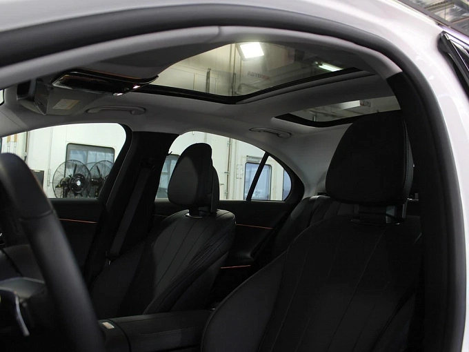 Mercedes-Benz E-Класс Белый Non metallic фото 17