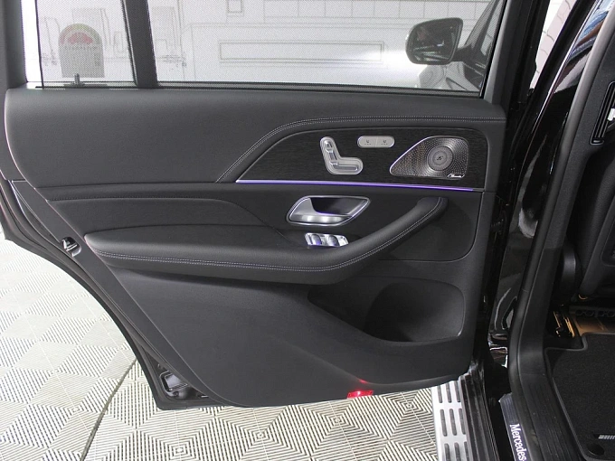 Mercedes-Benz GLS Черный Non metallic фото 31