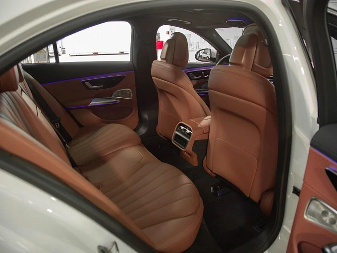 Mercedes-Benz E-Класс Белый Non metallic фото 15