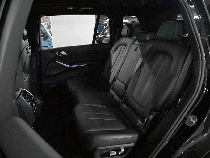 BMW X7 2019 3.0 AT 4WD (340 л.с.) фото 9