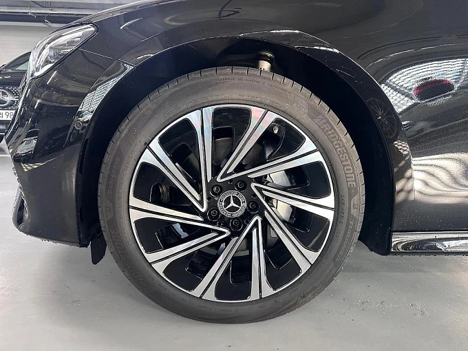 Mercedes-Benz E-Класс Черный Non metallic фото 7