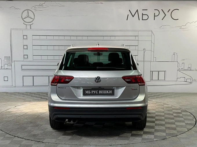 Volkswagen Tiguan 2017 2.0 AMT 4WD (180 л.с.) фото 8