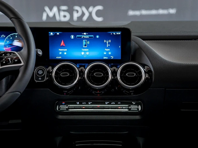 Mercedes-Benz GLA Белый Non metallic фото 17