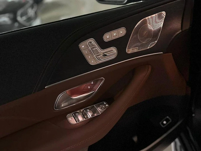 Mercedes-Benz GLS Черный Non metallic фото 7