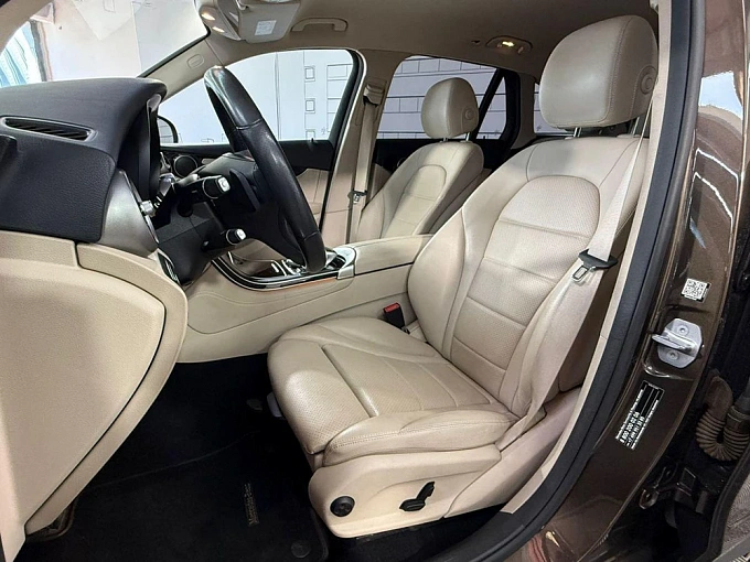 Mercedes-Benz GLC 2016 250 2.0 AT 4Matic (211 л.с.) фото 12
