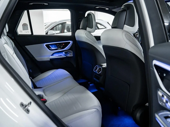 Mercedes-Benz GLC Белый Non metallic фото 9